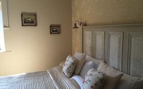 Riverbank, Country Pub And Guesthouse